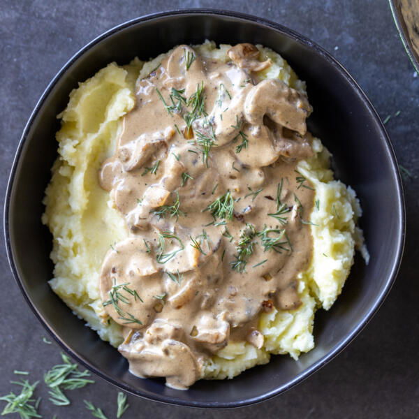 Mushroom gravy with mushrooms.