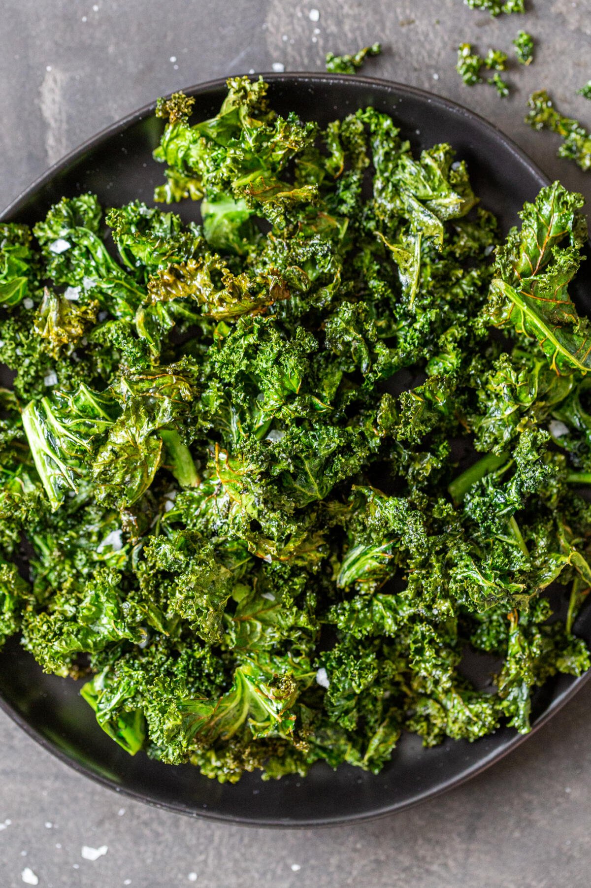 air-fryer-kale-chips-only-3-ingredients-momsdish