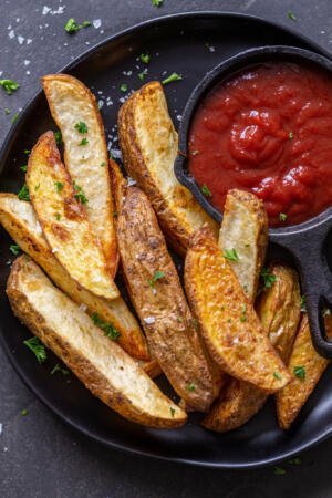 air fryer potato wedges on a plate