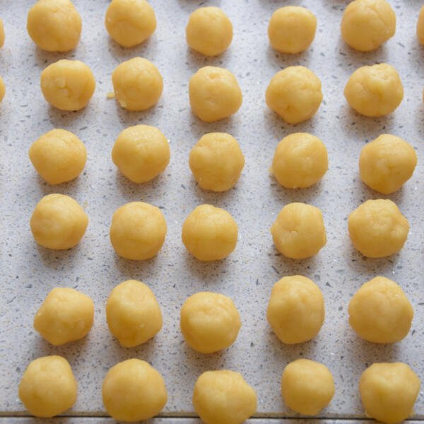 little ball shaped dough