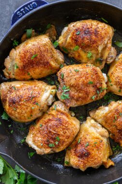 Crispy Baked Chicken Thighs (Only 4 Ingredients) - Momsdish