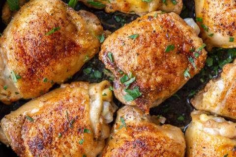 Crispy Baked Chicken Thighs (Only 4 Ingredients) - Momsdish