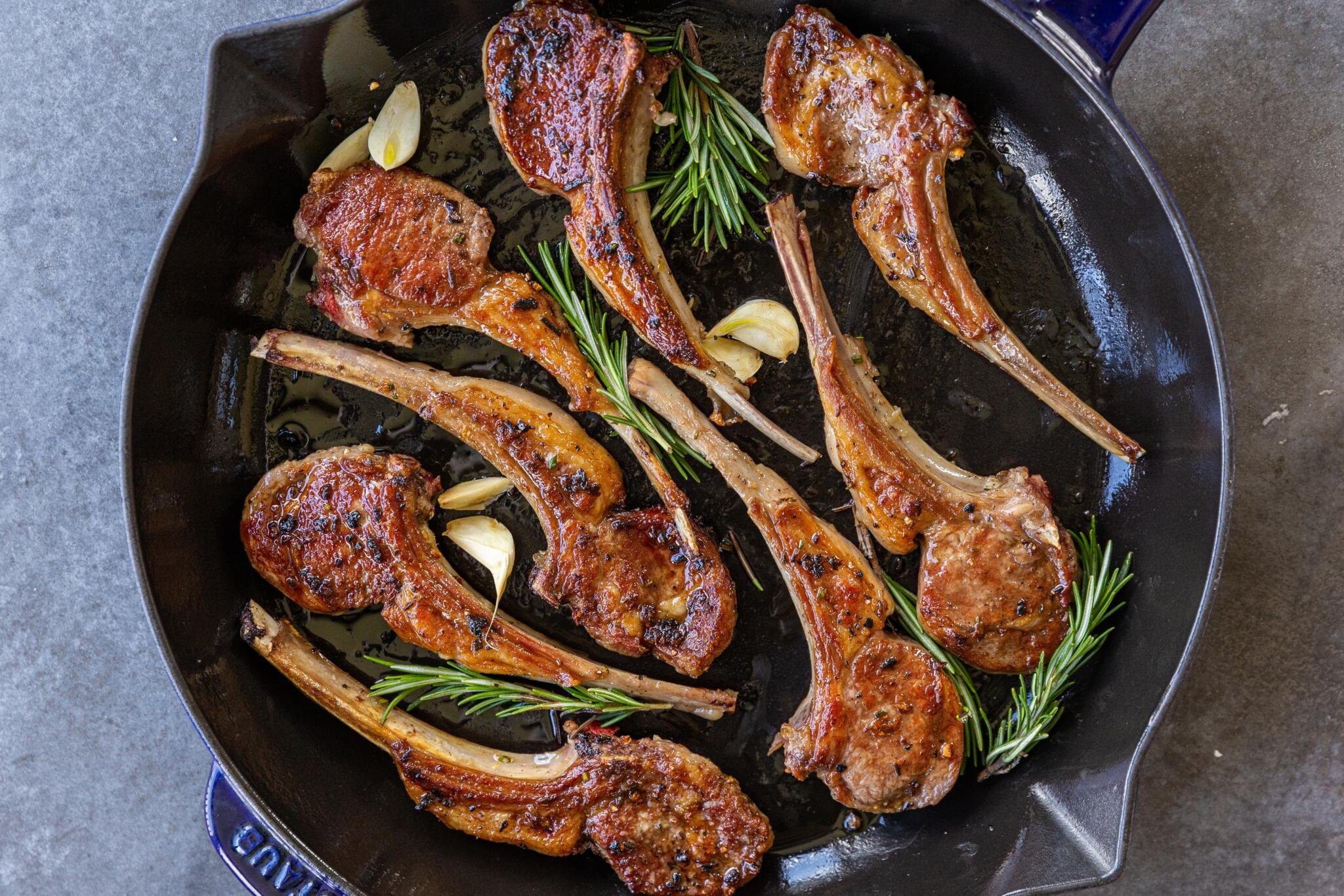 Easy Pan Seared Lamb Chops - Momsdish