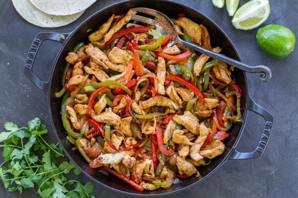 Easy Chicken Fajitas Recipe - Momsdish