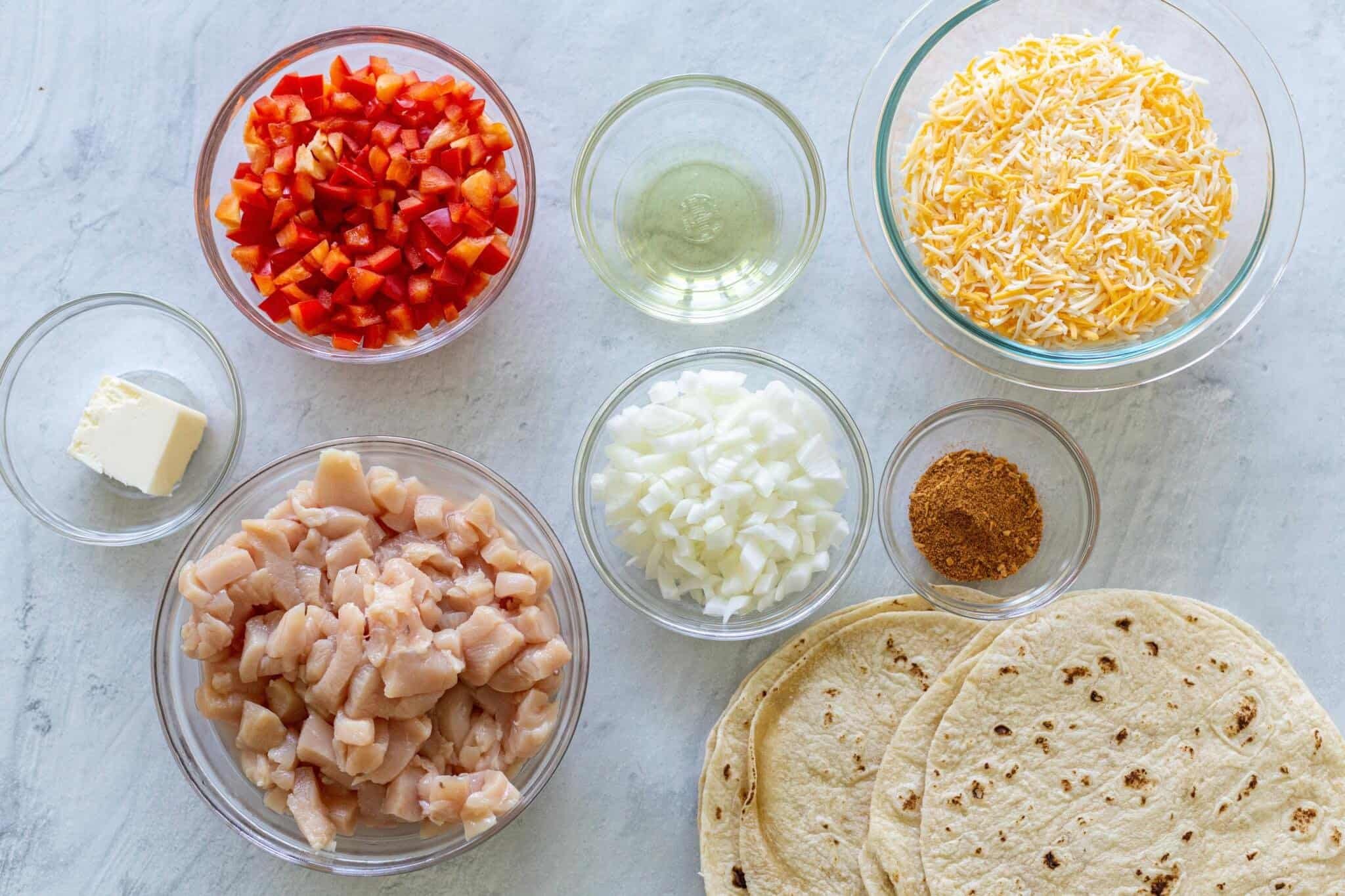 Easy Chicken Quesadillas (Fajita Style) - Momsdish