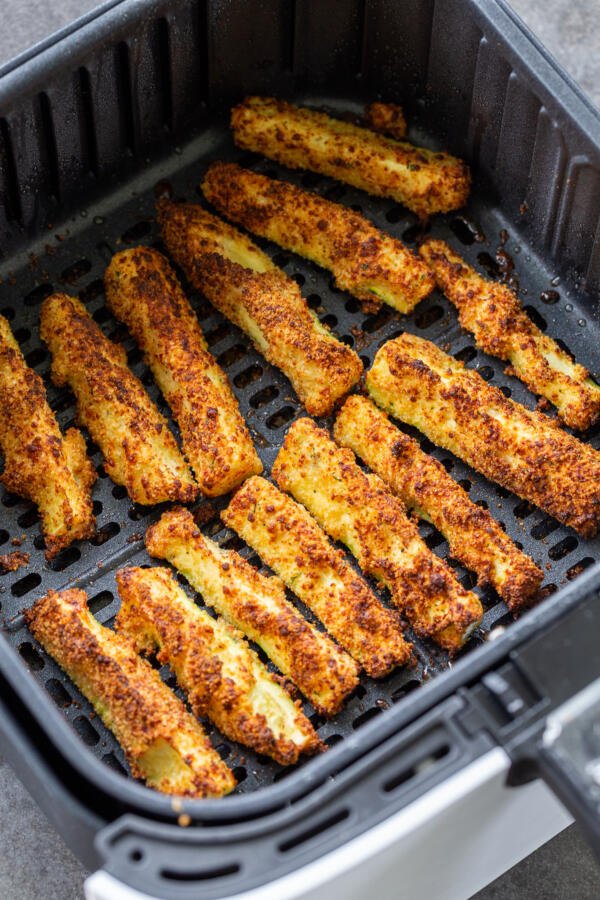 Air Fryer Zucchini Fries in a basket