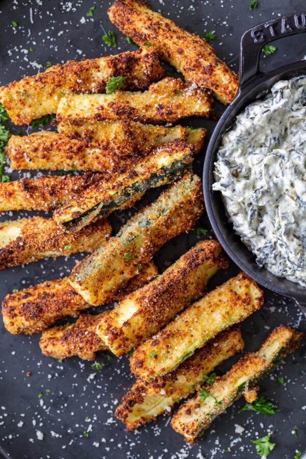 Air Fryer Zucchini Fries with dipping sauce 