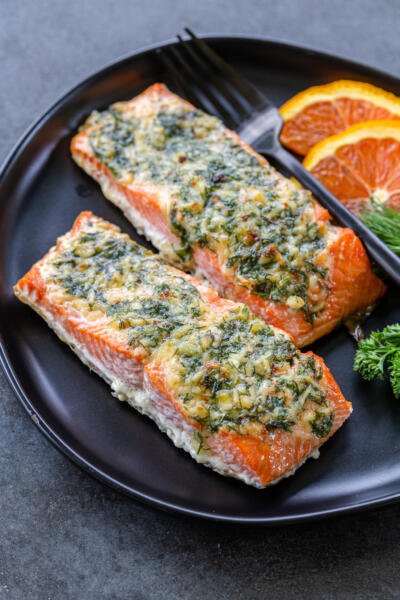 Garlic Herb Roasted Salmon (Quick & Easy) - Momsdish