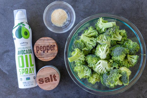 Ingredients for the air fryer broccoli