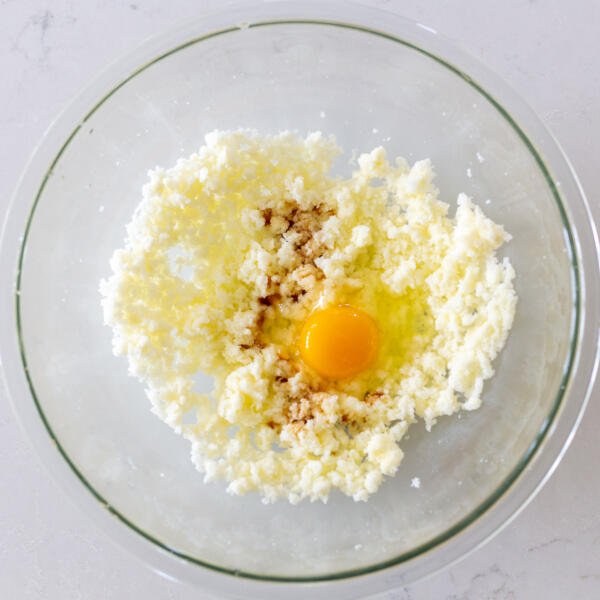 eggs with vanilla in an butter mixture