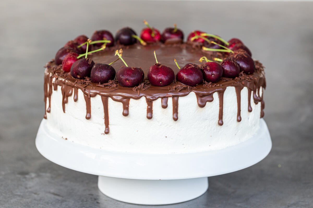 Drunken Cherry Cake (Classic Recipe) - Momsdish