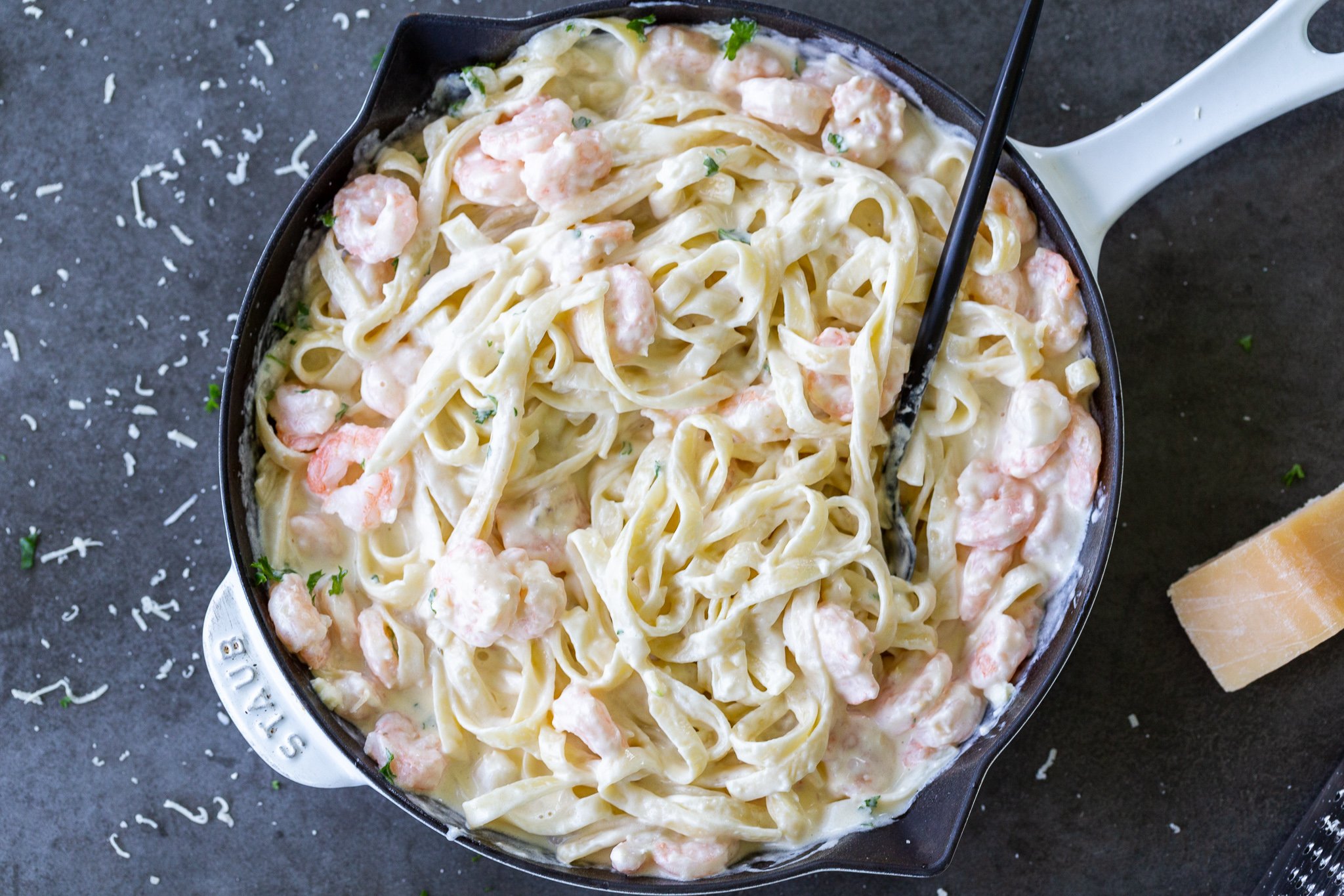 Shrimp Fettuccine Alfredo Recipe (30 Minutes) - Momsdish