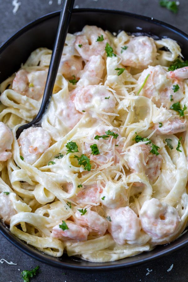 Shrimp Fettuccine Alfredo in a bowl