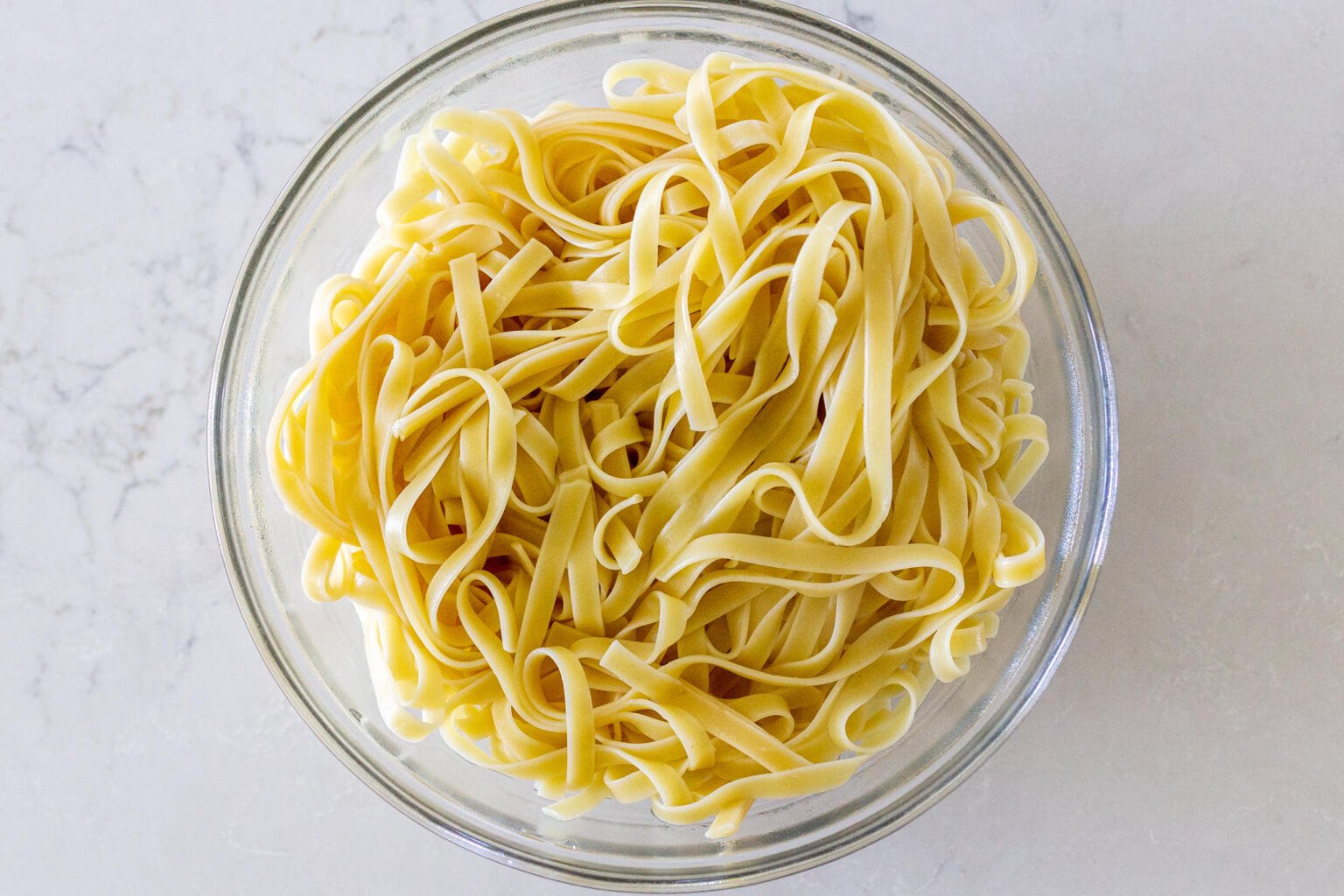 Shrimp Fettuccine Alfredo Recipe (30 Minutes) - Momsdish