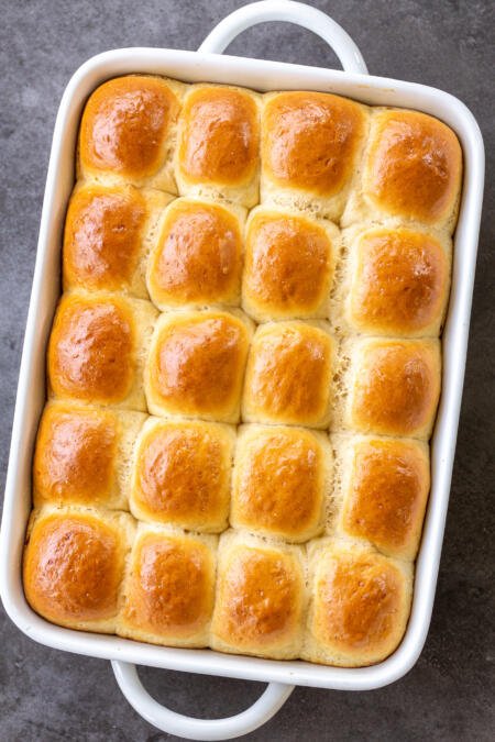 Easy No-Knead Dinner Rolls Recipe - Momsdish