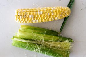 peeled corn on a cob