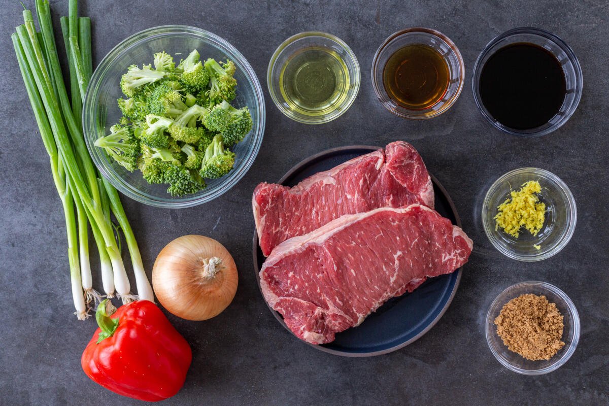 30-Minute Steak Stir Fry Recipe (One Pan!) - Momsdish