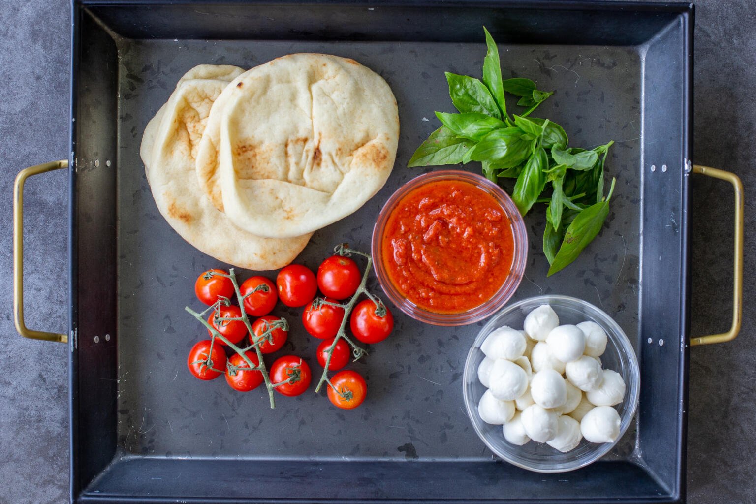 5 Minute Margherita Flatbread Pizza Momsdish
