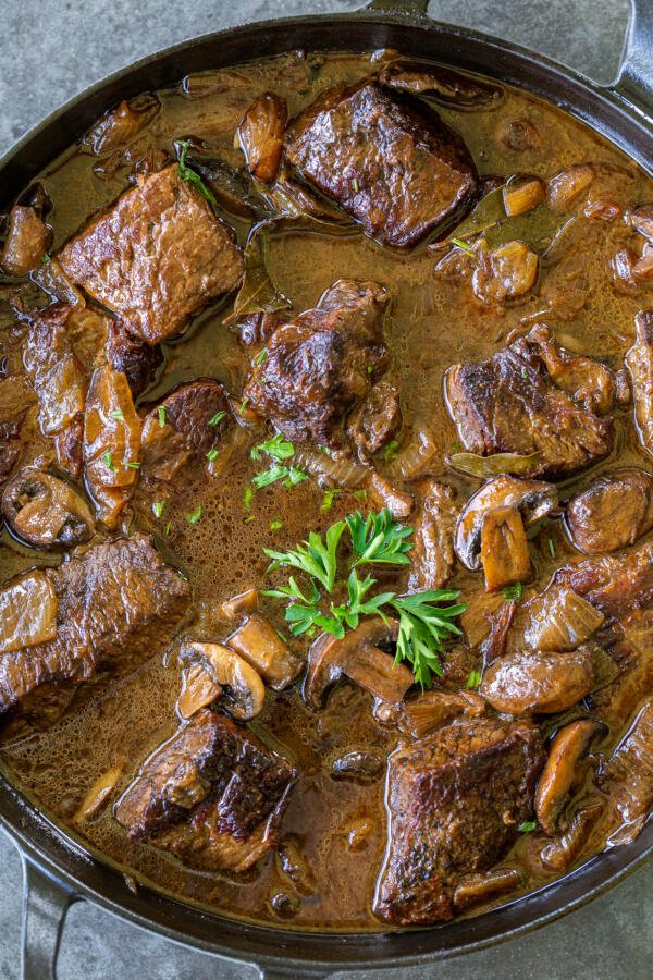 Easy Braised Beef with Mushrooms Recipe (2024)