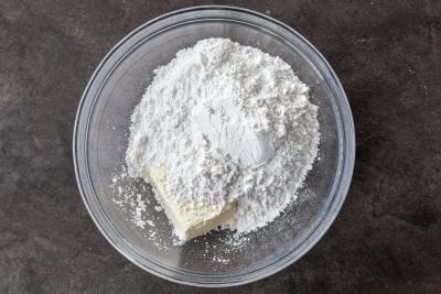 cream cheese with powdered sugar