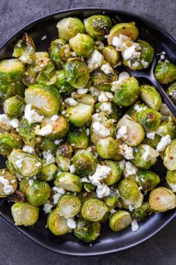 Oven-Roasted Brussels Sprouts with Garlic - Momsdish