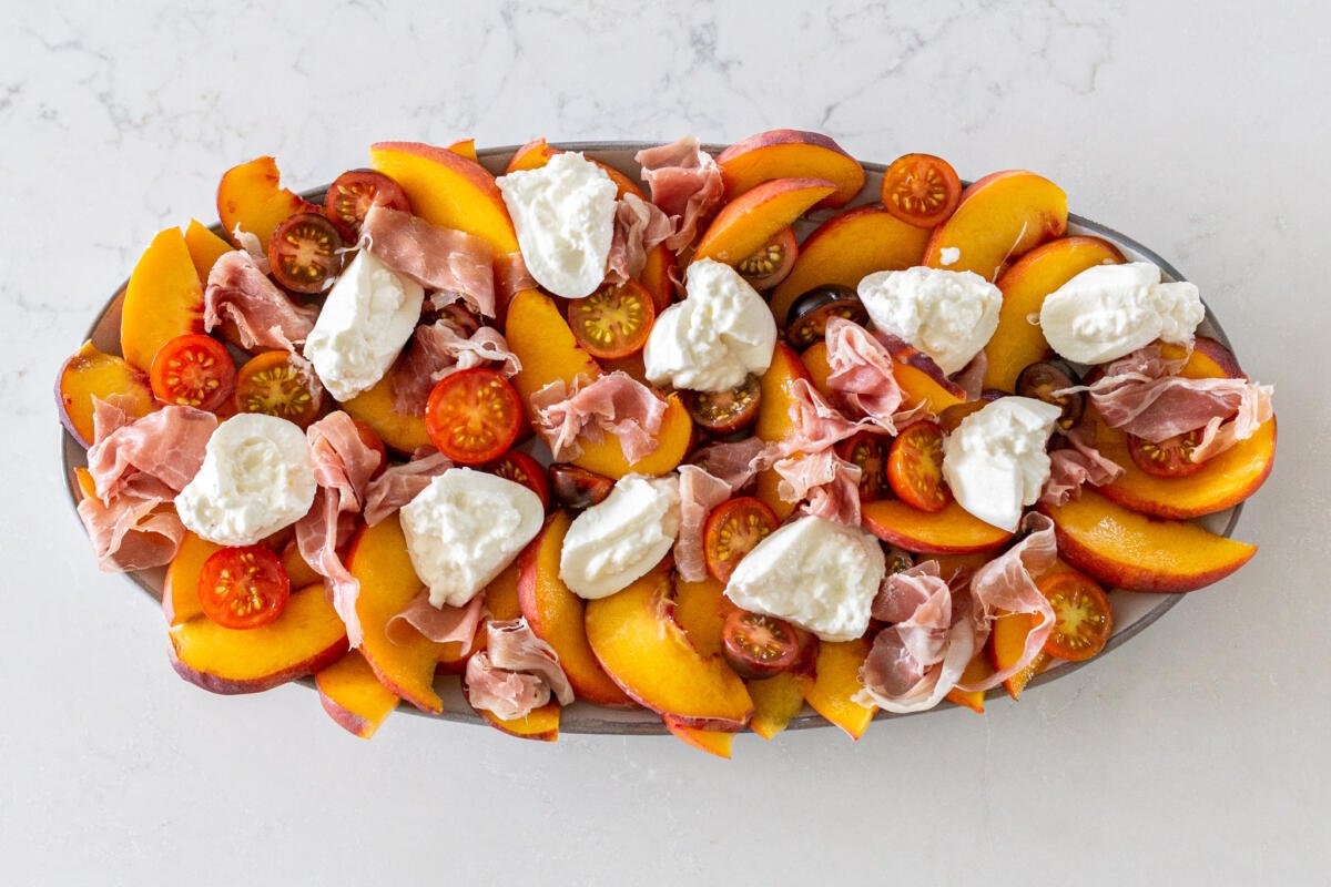 Tomato Peach Burrata Salad Recipe (15 Minutes Only) - Momsdish