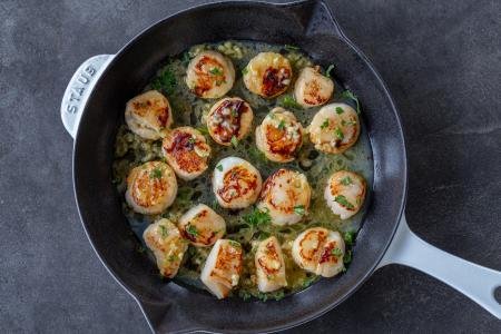 10 Minute Pan-Seared Butter Scallops - Momsdish