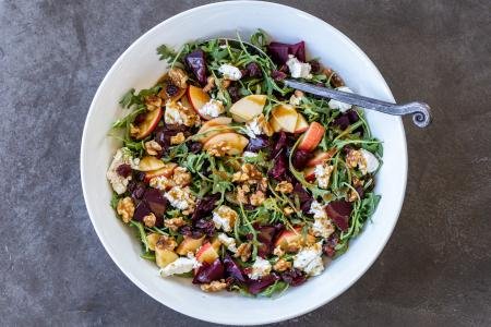 Beet and Goat Cheese Arugula Salad - Momsdish