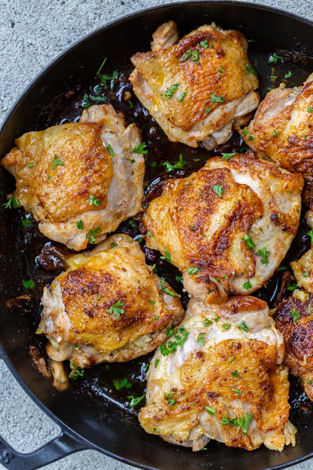 PanSeared Chicken Thighs (30 Minutes!) Momsdish