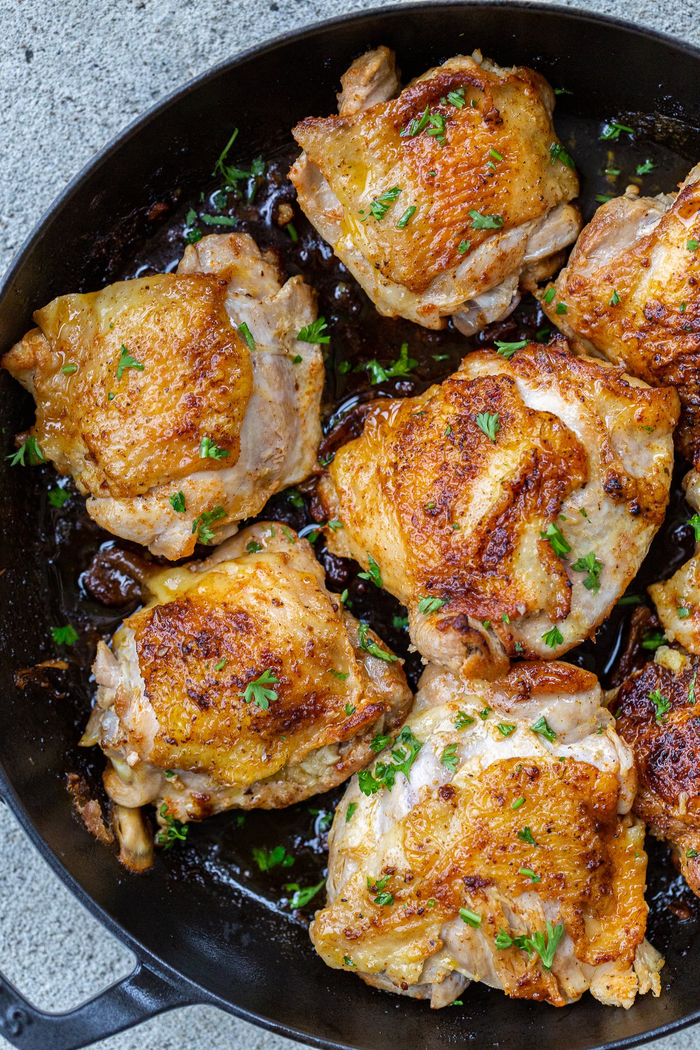 Pan-Seared Chicken Thighs (30 Minutes!) - Momsdish