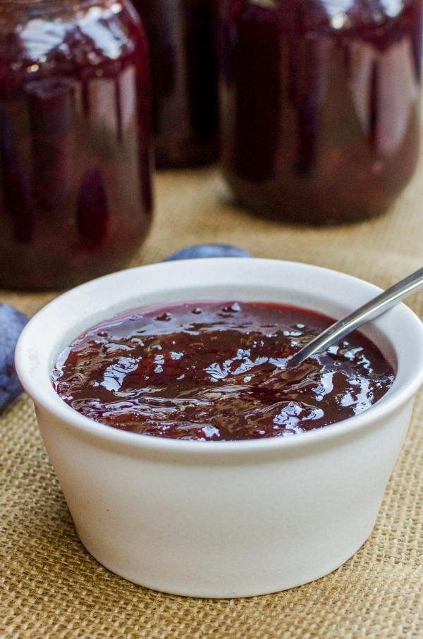 Run jam in a bowl 