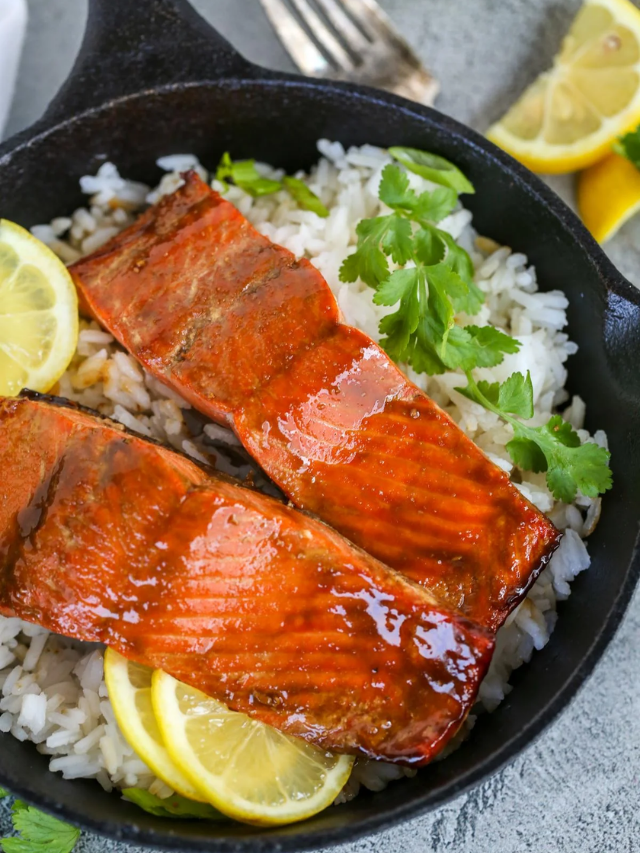 https://cdn.momsdish.com/wp-content/uploads/2022/01/Brown-Sugar-Glazed-Salmon-Recipe-Story-Poster-Image.png