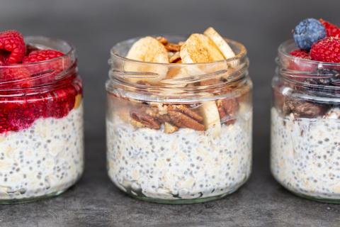 Overnight oats with nuts and banana