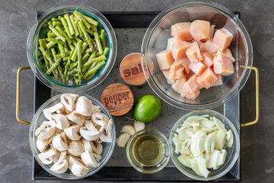 Ingredients for Chicken and Mushrooms with Asparagus.