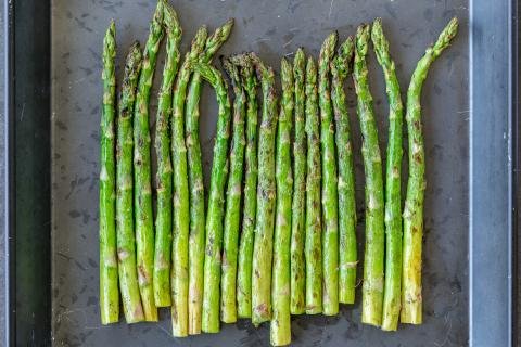 Grilled asparagus on a serving tray