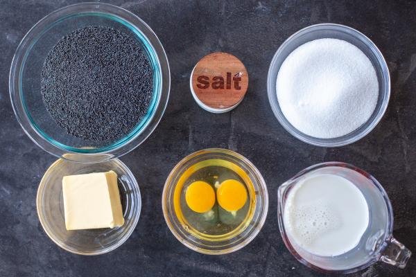 Ingredients for the poppy seed filling