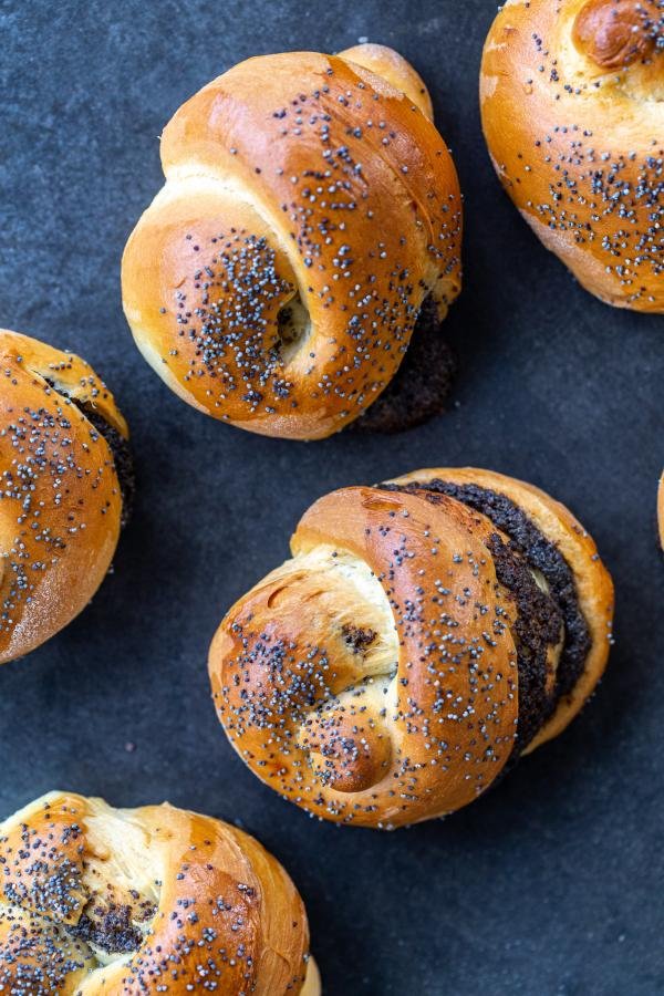 Bulochki Knots with poppy seeds