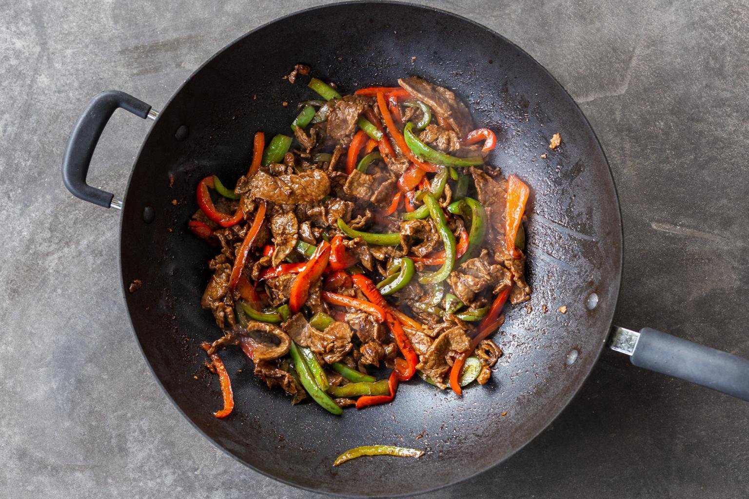 30-Minute Pepper Steak Stir Fry - Momsdish