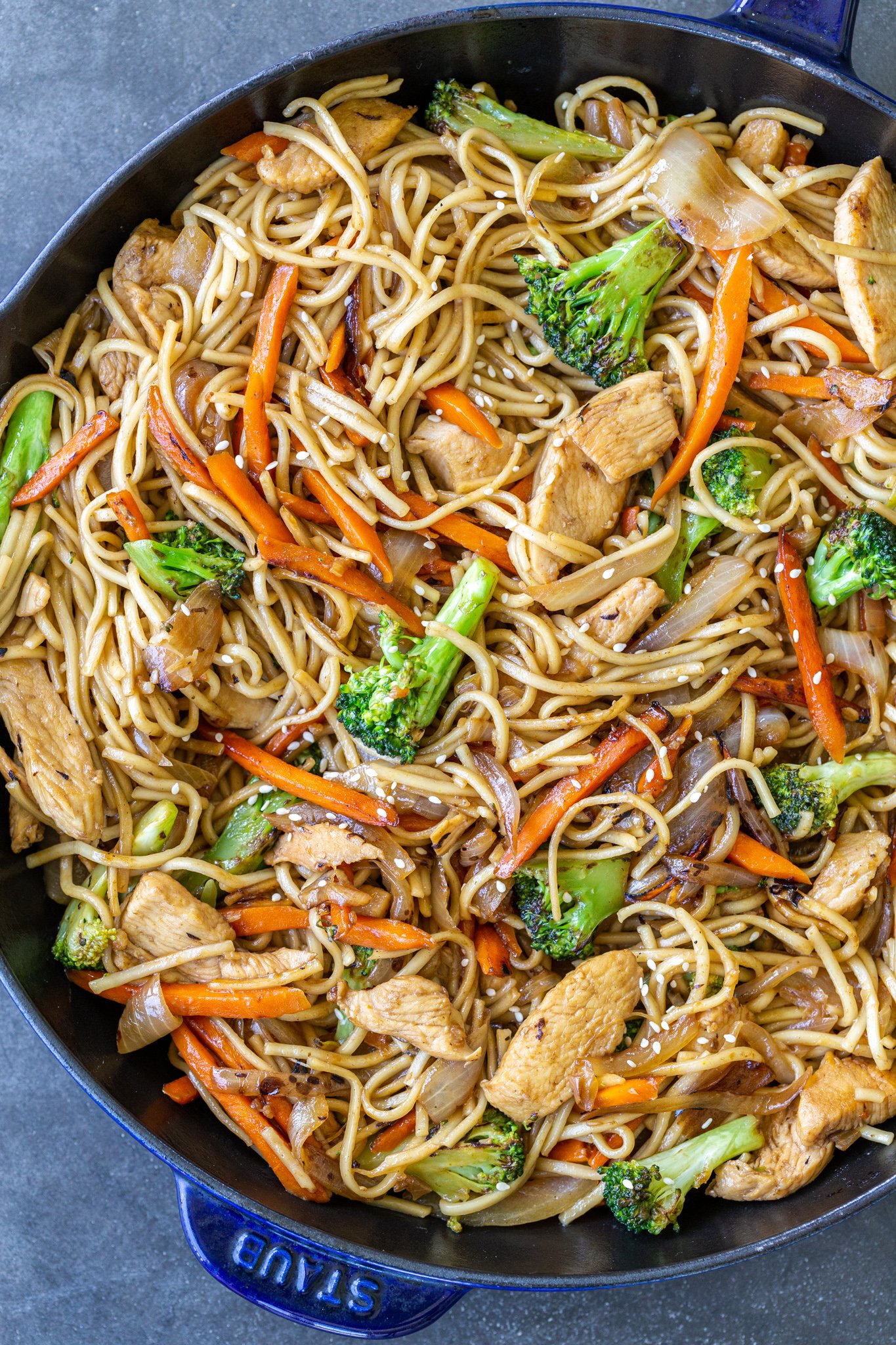 Chicken Lo Mein (One Pan) - Momsdish