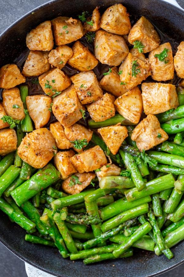 Chicken and Asparagus in a pan 