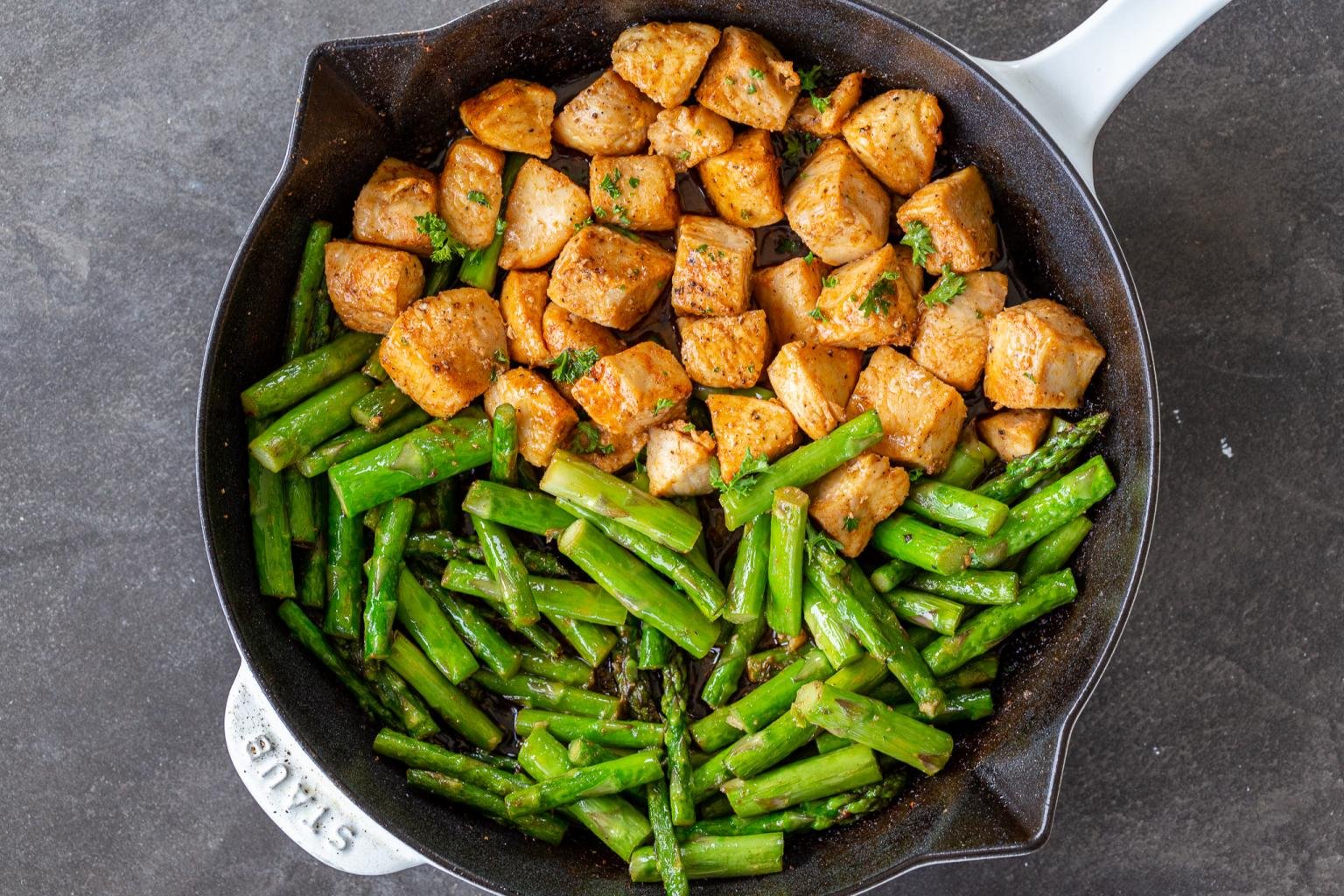 One-Pan Chicken and Asparagus Recipe - Momsdish