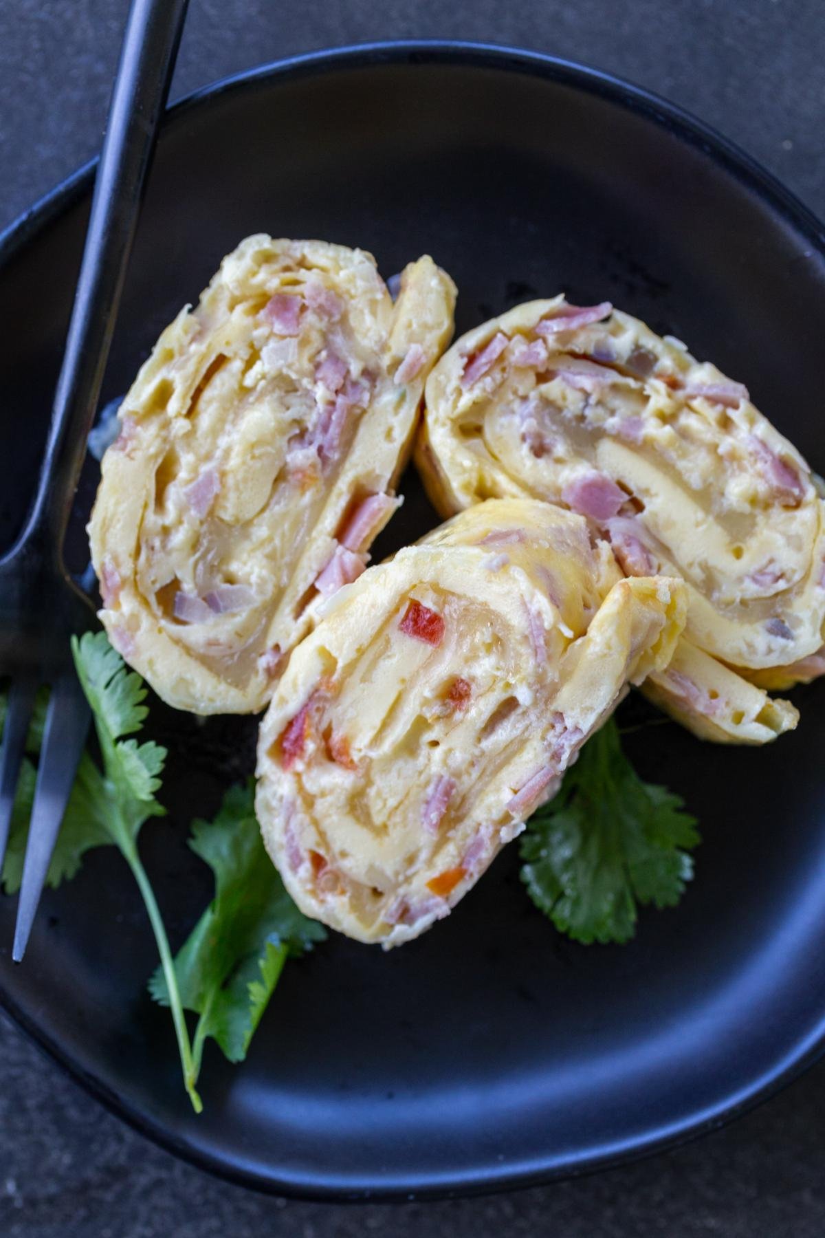 Egg Omelette Roll (Gyeran Mari) - Momsdish