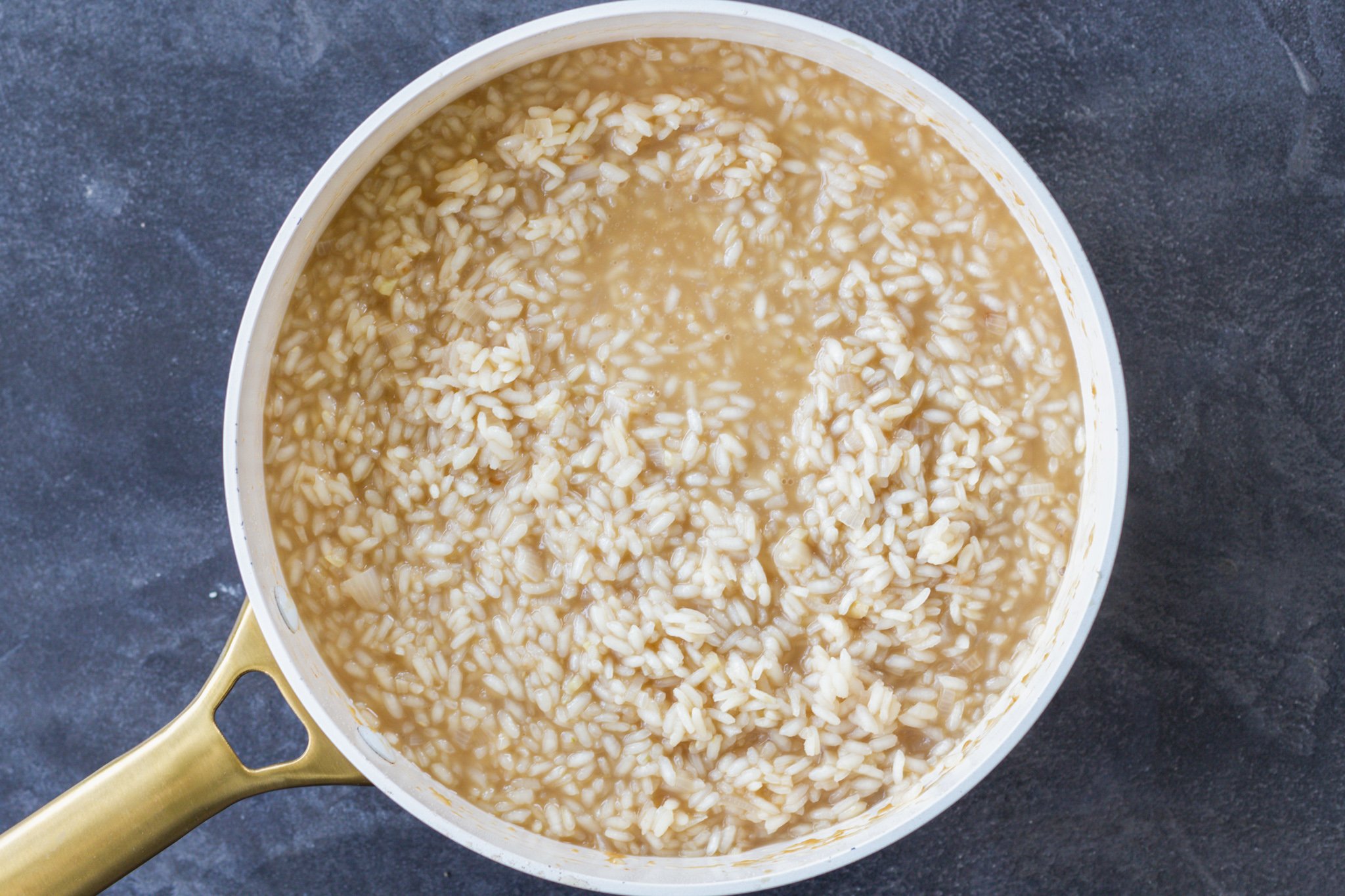 cookware - What should I look for in a cooking pan for Risotto? - Seasoned  Advice