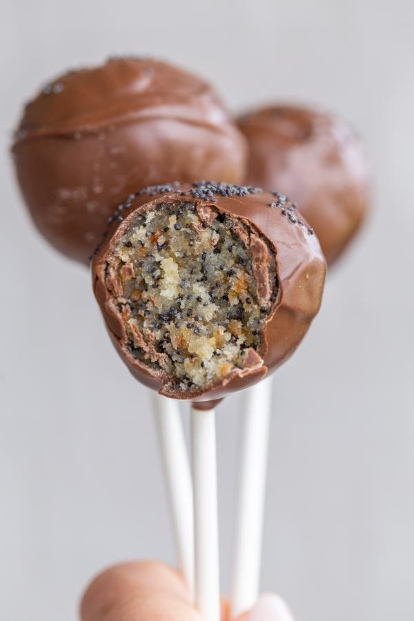 The Best Chocolate Cake Pops - Learn How To Make Them - Momsdish