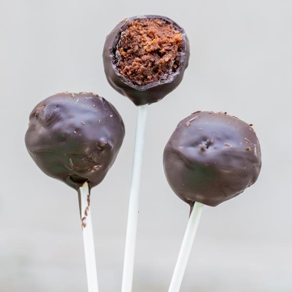 The Best Chocolate Cake Pops - Learn How To Make Them - Momsdish