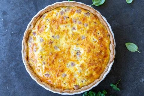 Ham and Cheese Quiche Recipe (The Easiest) - Momsdish