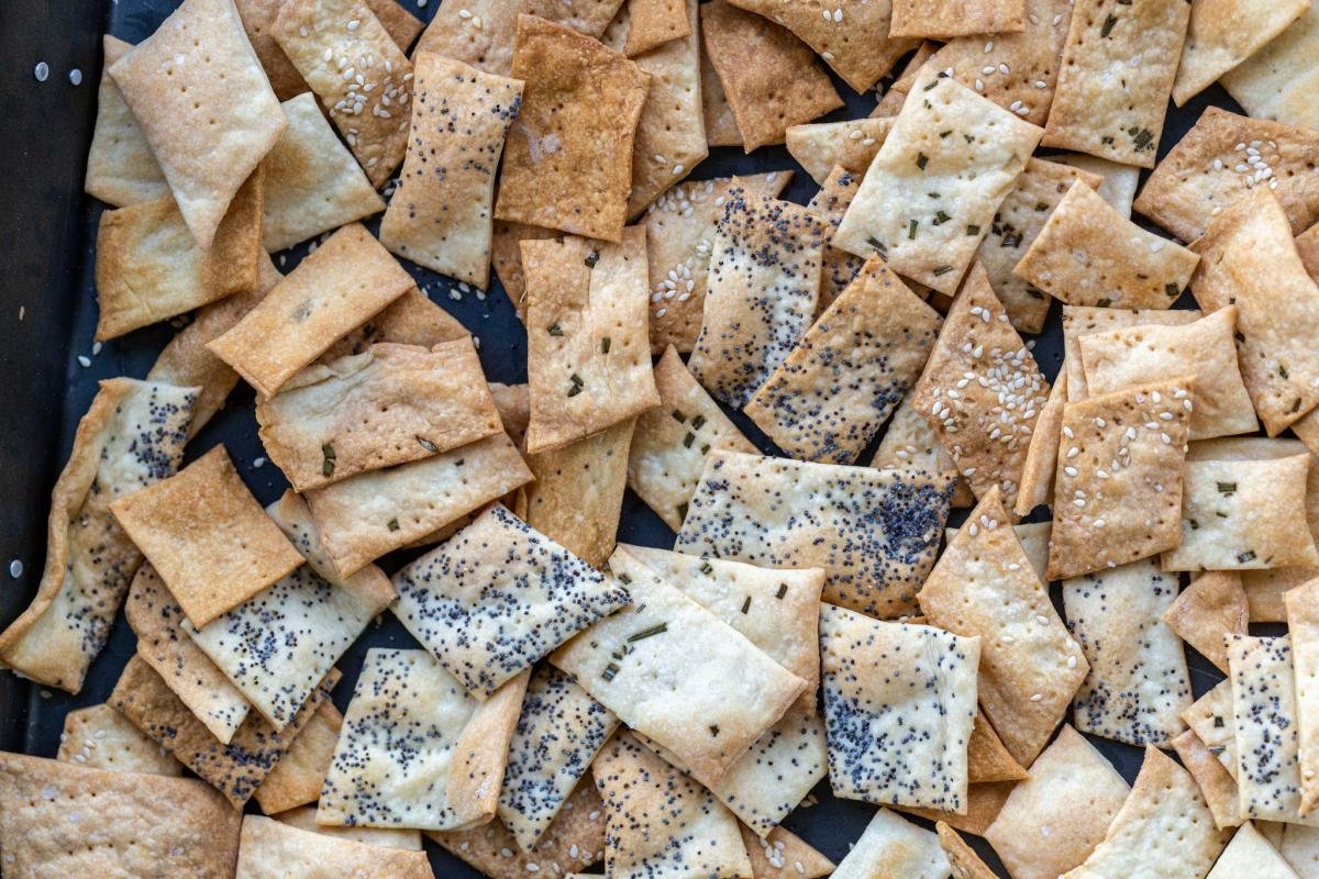 Easy Sourdough Crackers (Only 4 Ingredients) - Momsdish