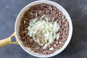 Cooked ground meat with onions