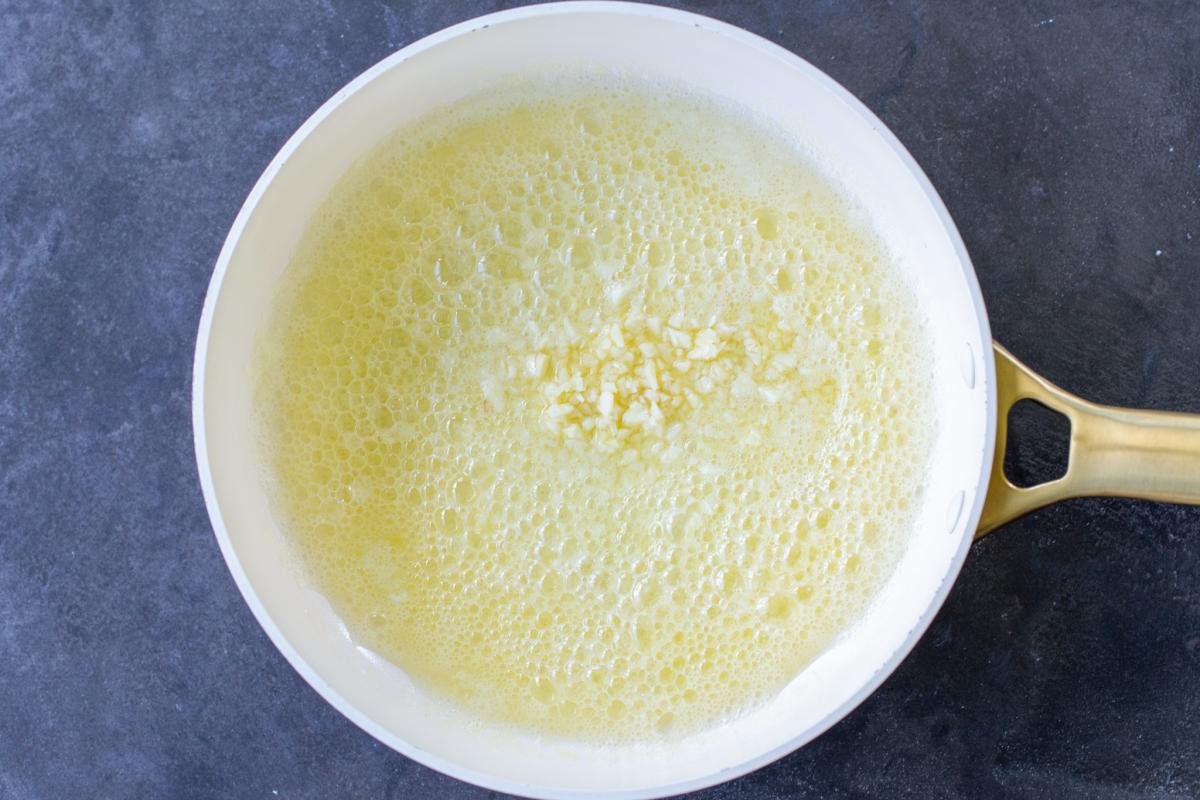 The Easiest Shrimp Linguine (Crazy Good) - Momsdish