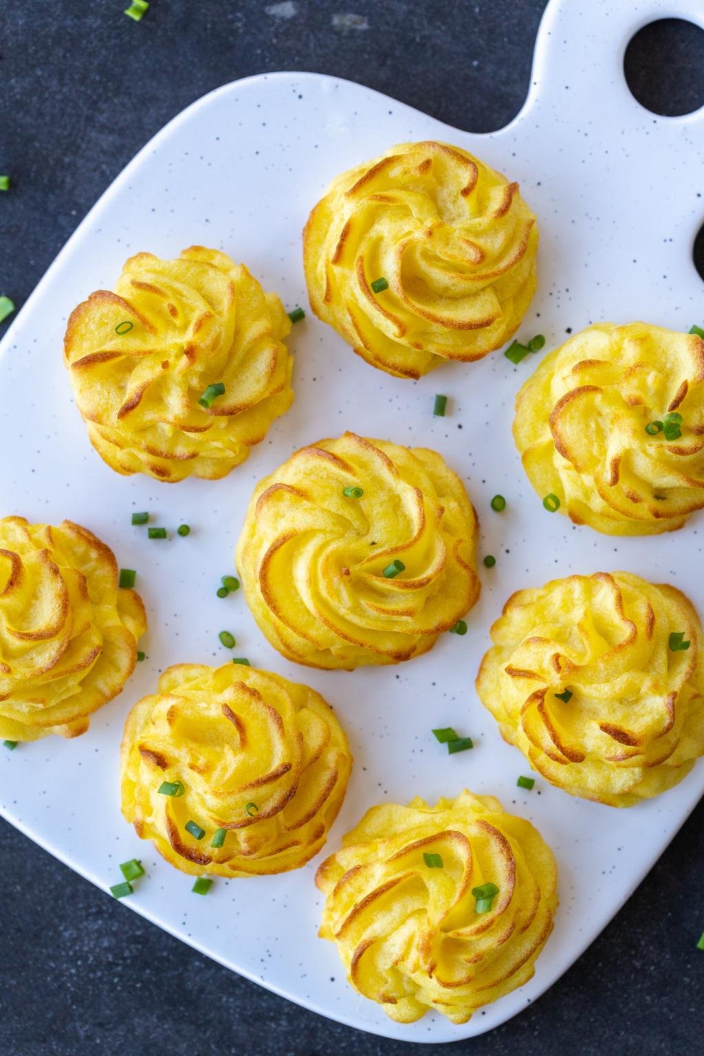 Duchess Potatoes Recipe (Extra Easy) - Momsdish